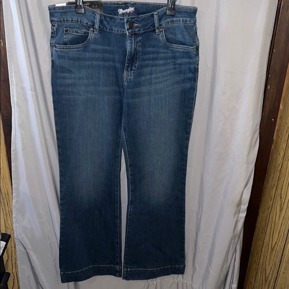 NWT Wrangler Women's Blue Jeans